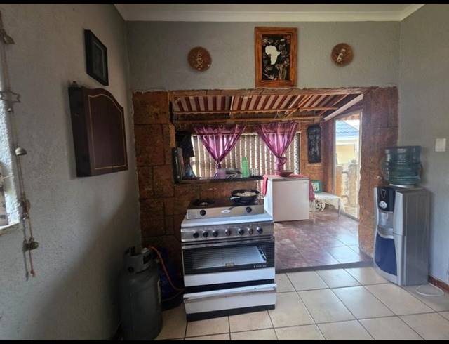 3 BEDROOM HOUSE FOR SALE IN GREENHILLS